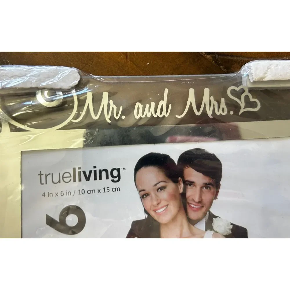 Trueliving 4x6 Mr & Mrs‎ Standing Or Hanging Picture Photo Frame/Brand New